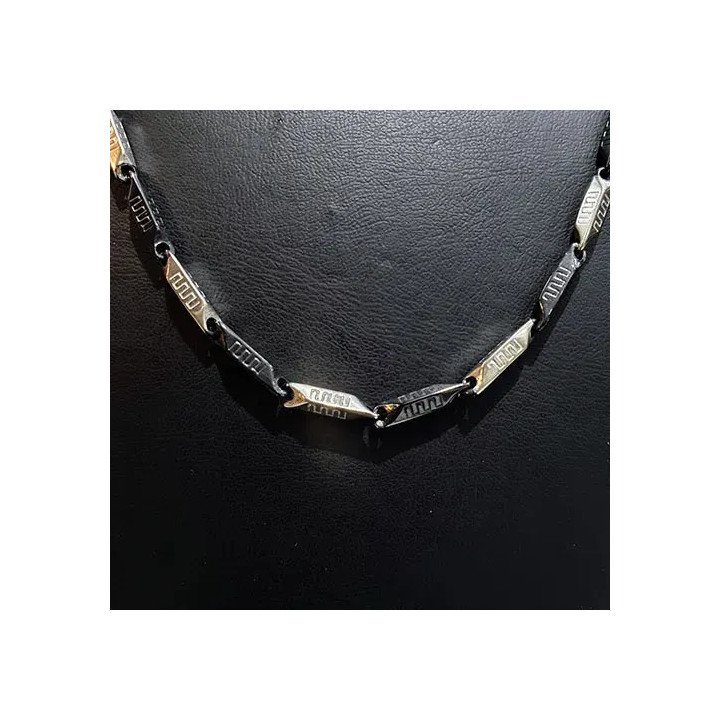 Çelik Orta Desenli Siyah Beyaz Kibrit Kolye - Paslanmaz Şıklık VRC‑26B